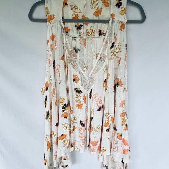 Free People Tops - Free People Razor back floral lace flowy tank
